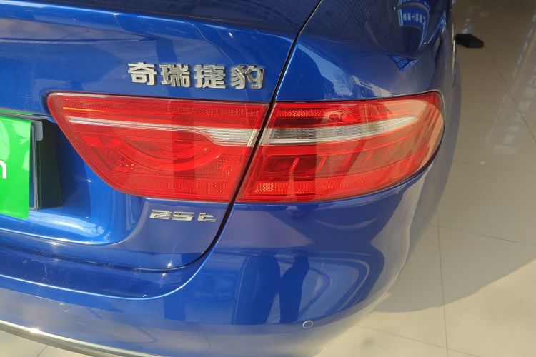 捷豹XEL 2018款 2.0T 250PS 尊享版车身外观9