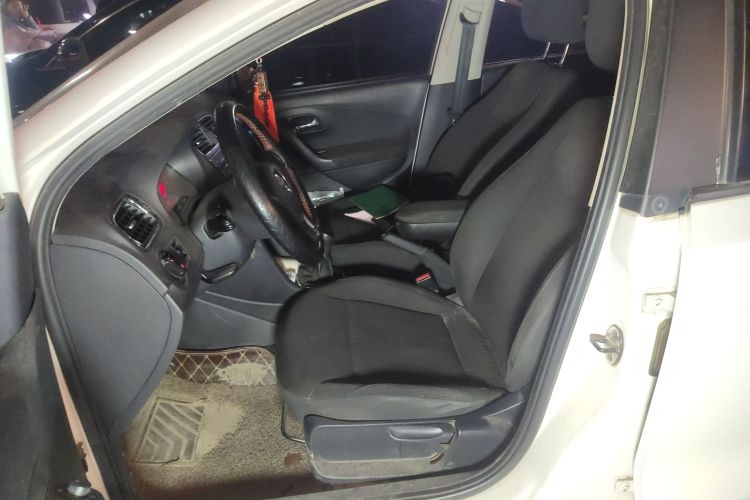 大众 Polo 2014款 1.6L 手动舒适版中控内饰19