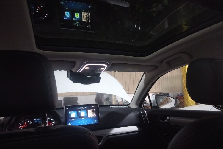 比亚迪 唐 2018款 2.0T 自动智联尊贵型 7座 国V中控内饰22