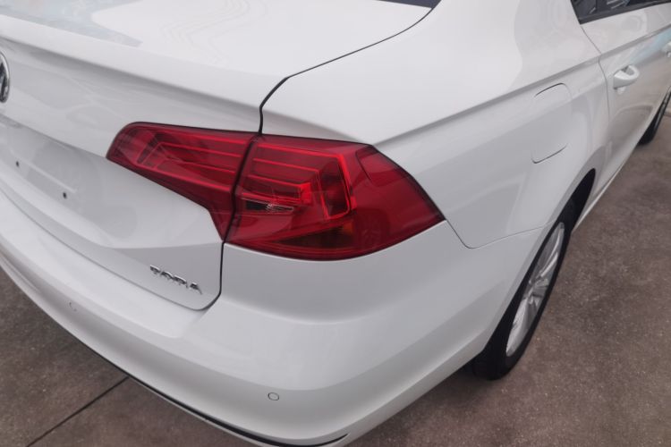 大众 2019款 改款 宝来·传奇 1.5L 自动时尚型 国VI车身外观9