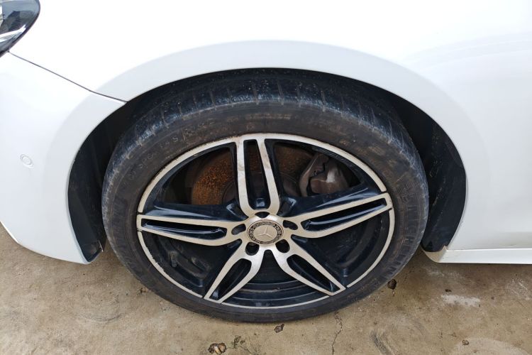 奔驰E级 2017款 E 200 运动型 4MATIC车身外观35