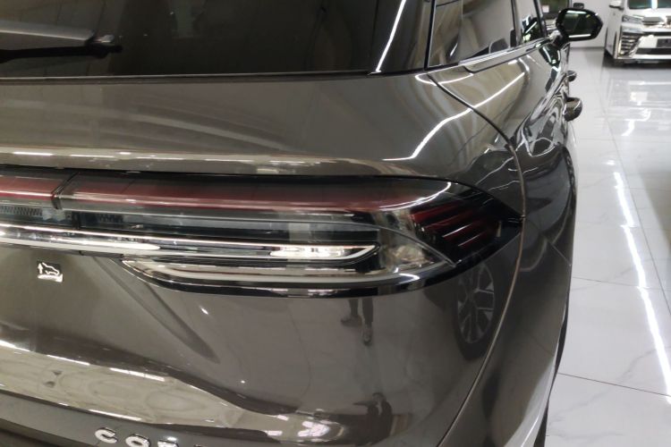 林肯 冒险家 2023款 2.0T 两驱尊享版车身外观9