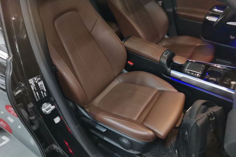 奔驰GLB 2020款 GLB 180 时尚型局部细节41