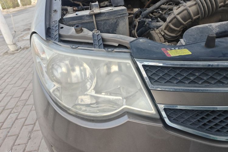 五菱汽车 五菱宏光 2014款 1.5L S舒适型车身外观8