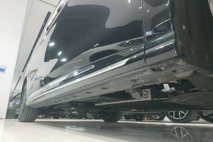 红旗HQ9 PHEV 2024款 2.0T 四驱豪华版局部细节9001