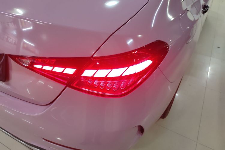 奔驰C级 2024款 C 260 L 运动版车身外观9