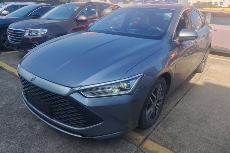 比亚迪 秦PLUS 2021款 DM-i 55KM 旗舰型车身外观1