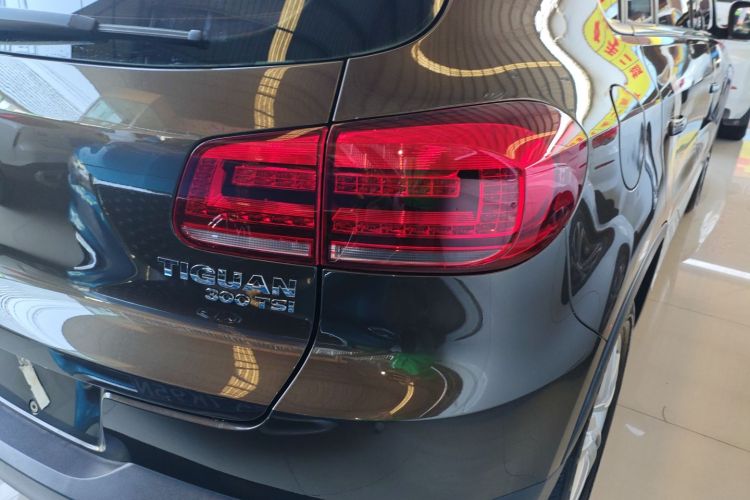 大众 途观 2016款 300TSI 自动两驱风尚版车身外观6006