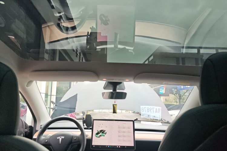 特斯拉 Model Y 2021款 长续航全轮驱动版中控内饰22