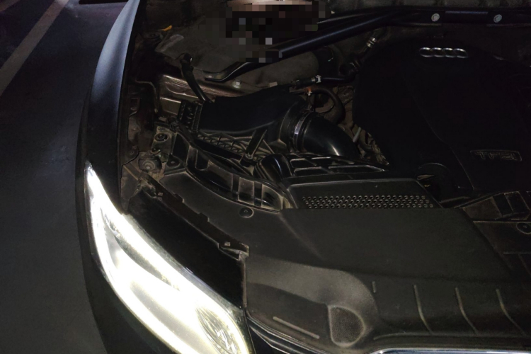 奥迪Q5 2016款 40 TFSI 技术型局部细节9006