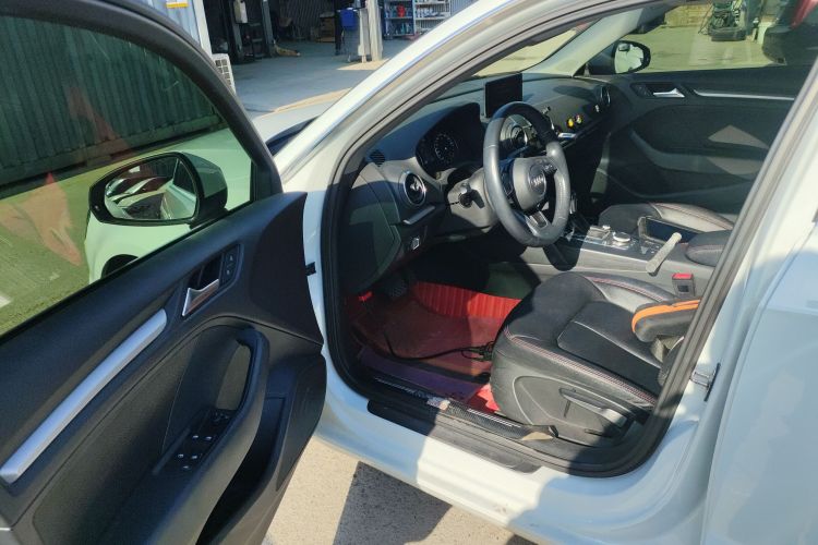 奥迪A3 2018款 30周年年型 Sportback 35 TFSI 进取型中控内饰7002