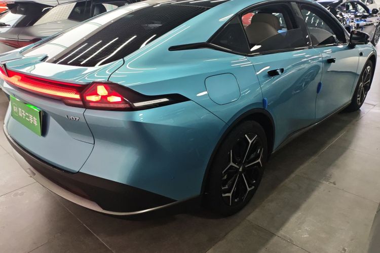 深蓝汽车 深蓝L07 2024款 300Max乾崑智驾ADS SE增程版车身外观6005