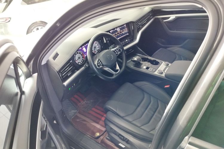 大众 途锐 2021款 2.0TSI 领航特别版中控内饰20