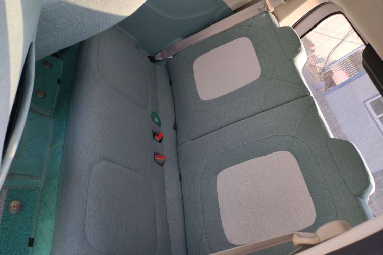 凌宝汽车 凌宝uni 2025款 微甜版 11.52kWh中控内饰7004