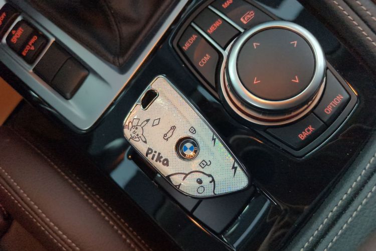 宝马1系 2023款 120i M运动曜夜版中控内饰11