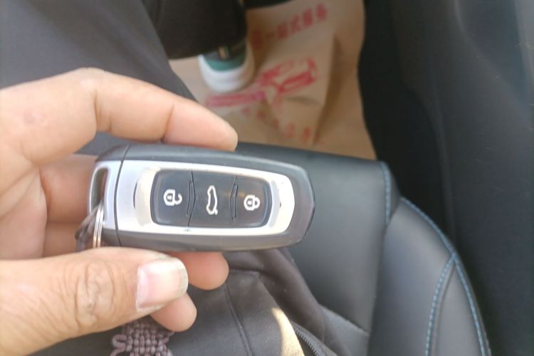 吉利汽车 帝豪新能源 2017款 1.5L PHEV 进取型中控内饰11