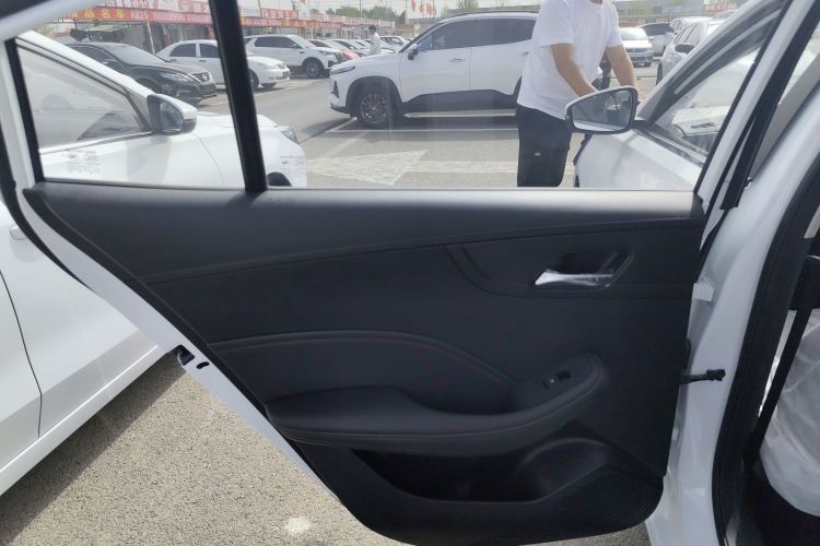 荣威i5 2023款 1.5L CVT豪华版中控内饰49