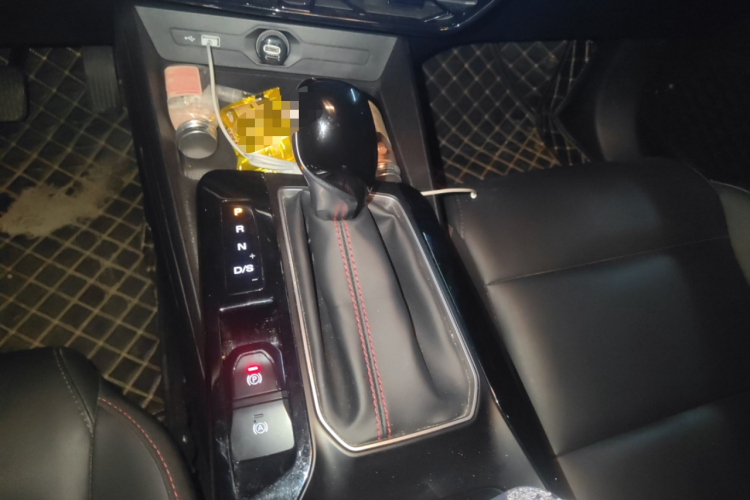 名爵 MG5 2021款 180DVVT CVT青春豪华版中控内饰18