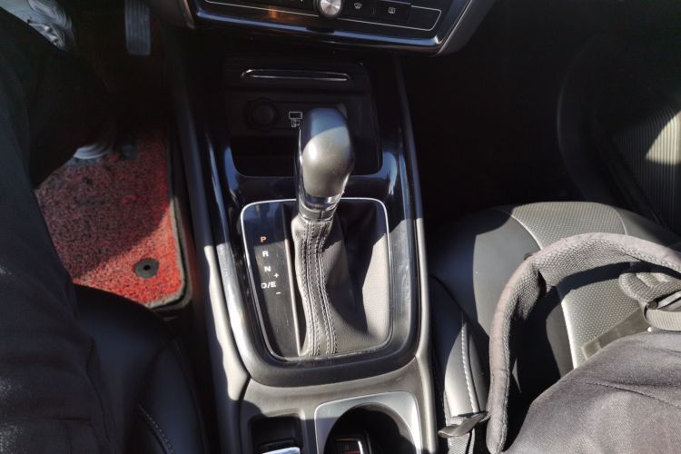 荣威i5 2019款 1.5L 自动4G互联领豪旗舰版中控内饰18