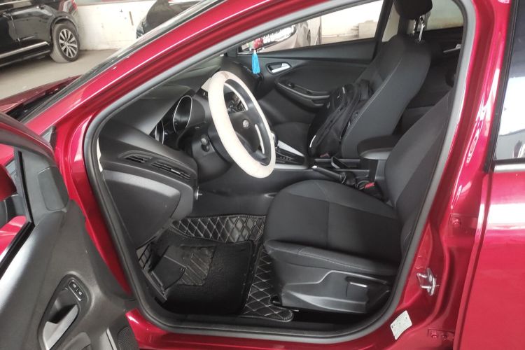 福特 福克斯 2018款 两厢经典 1.6L 自动舒适型智行版局部细节19