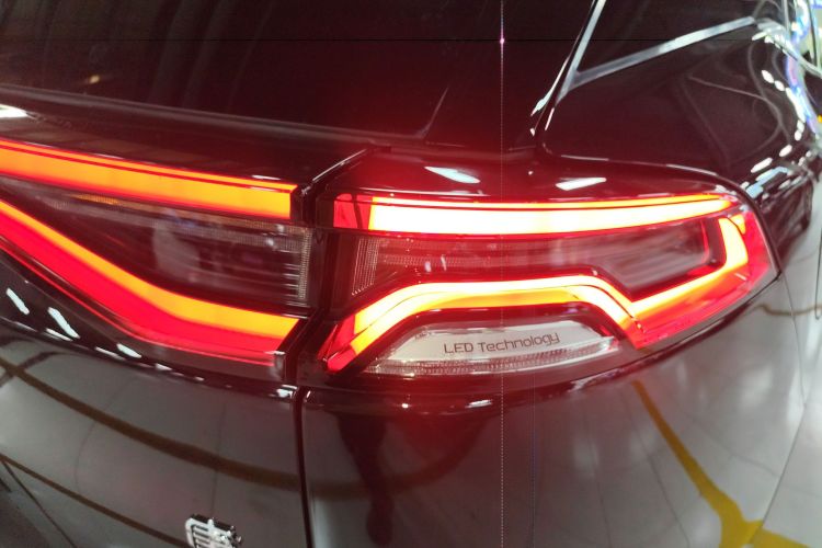 比亚迪 唐新能源 2022款 DM-p 215KM 四驱旗舰型车身外观9