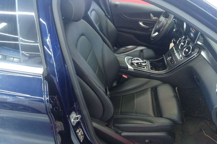 奔驰C级 2017款 C 180 L 运动版局部细节41