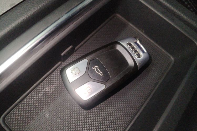 奥迪Q5L 2018款 40 TFSI 荣享进取型 国V中控内饰11