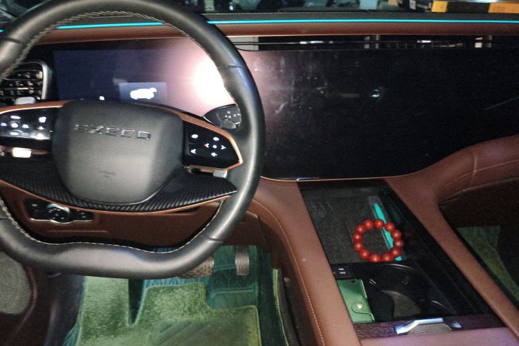 星途揽月 2023款 400T 四驱星尊版 6座中控内饰12