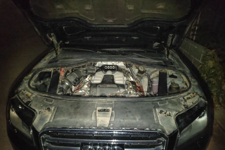 奥迪A8 2013款 A8L 45 TFSI quattro舒适型局部细节24