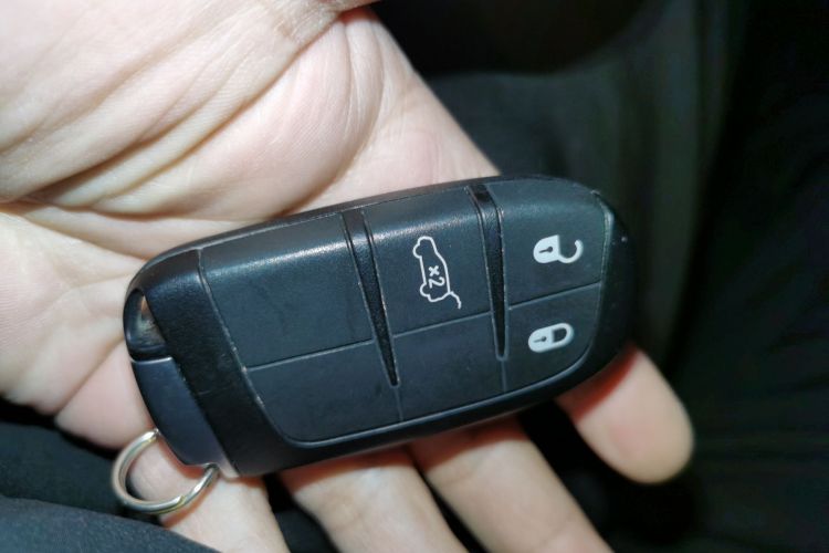 Jeep 大切诺基(进口) 2014款 3.0L 舒享导航版中控内饰11