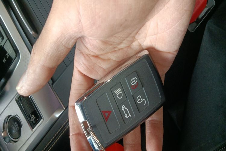 捷豹F-PACE 2021款 250PS R-Dynamic SE中控内饰7001