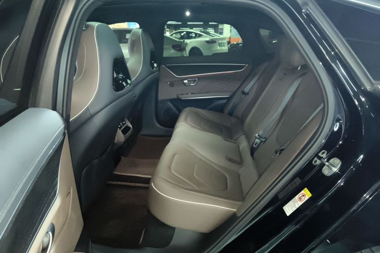 比亚迪 汉 2022款 EV 创世版 610KM四驱尊享型中控内饰7004