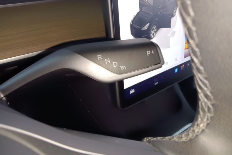 特斯拉 Model Y 2022款 改款 后轮驱动版中控内饰18