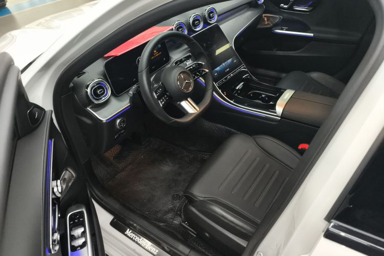 奔驰C级 2022款 C 260 L 皓夜运动版中控内饰7003