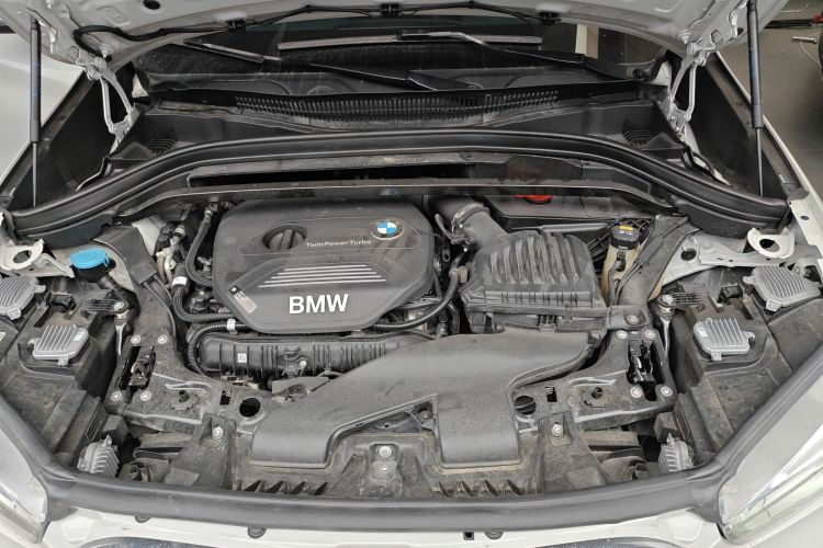 宝马X1 2019款 sDrive20Li 领先型机舱底盘24