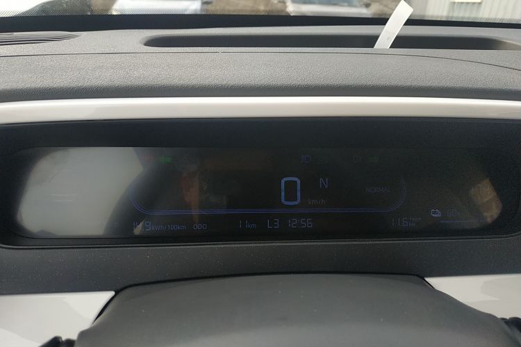 吉利银河 2025款 210km 熊猫卡丁中控内饰14