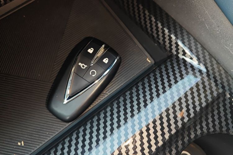 长安UNI-V 智电iDD 2023款  智电iDD 1.5T 113km智趣型（飞快版）中控内饰11