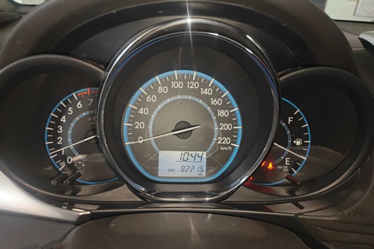 丰田 威驰 2014款 1.5L 手动智尚版中控内饰14