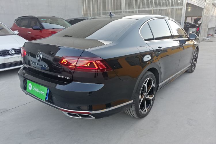 大众 迈腾 2023款 200万辆纪念版 330TSI DSG领先型车身外观7