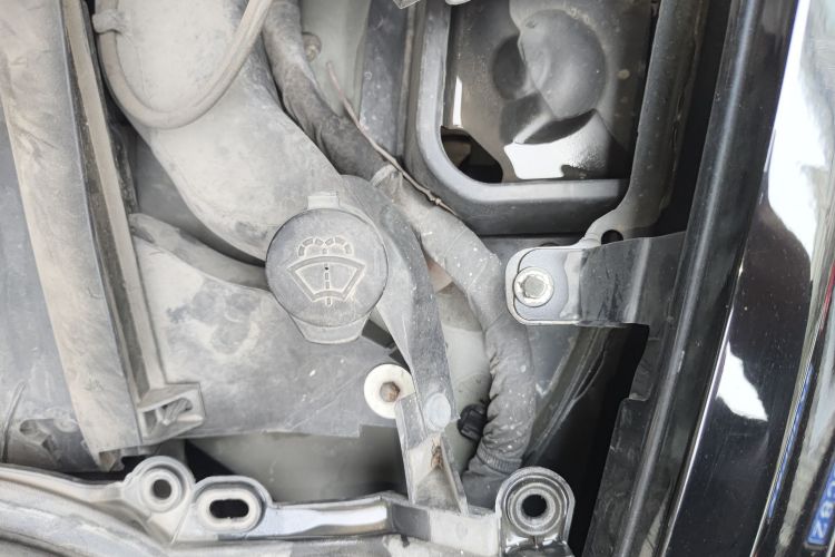 特斯拉 Model Y 2022款 改款 后轮驱动版局部细节9006