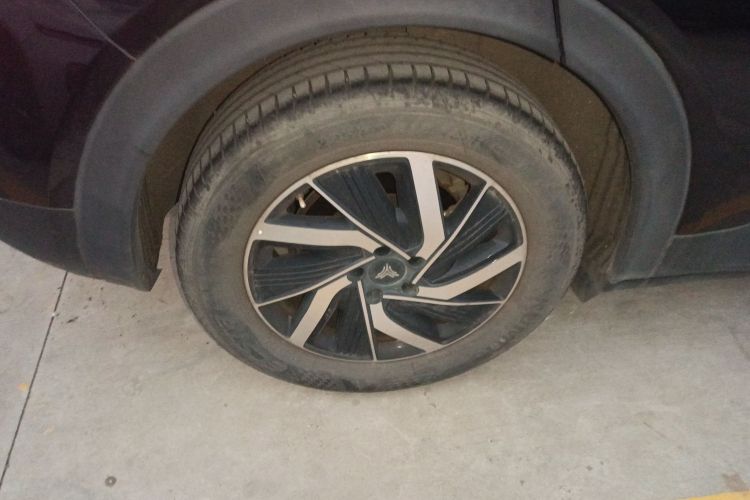 哪吒汽车 哪吒U 2021款 Pro 400 行业定制版车身外观6008