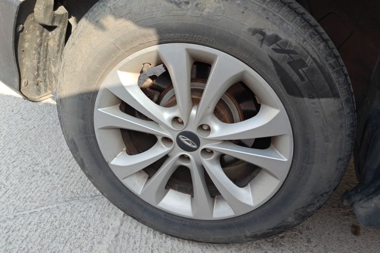 奇瑞 瑞虎5 2014款 2.0L CVT家尊版车身外观6002