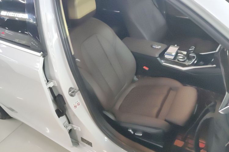 宝马3系 2021款 改款二 325Li M运动套装局部细节41