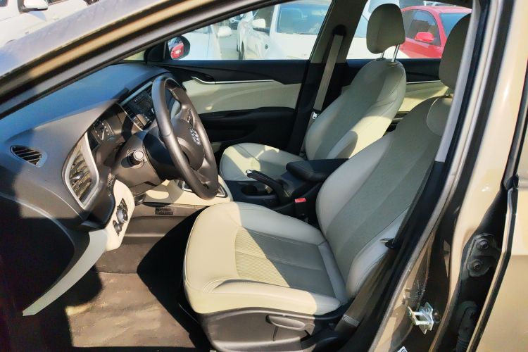 别克 英朗 2017款 15N 自动精英型局部细节19