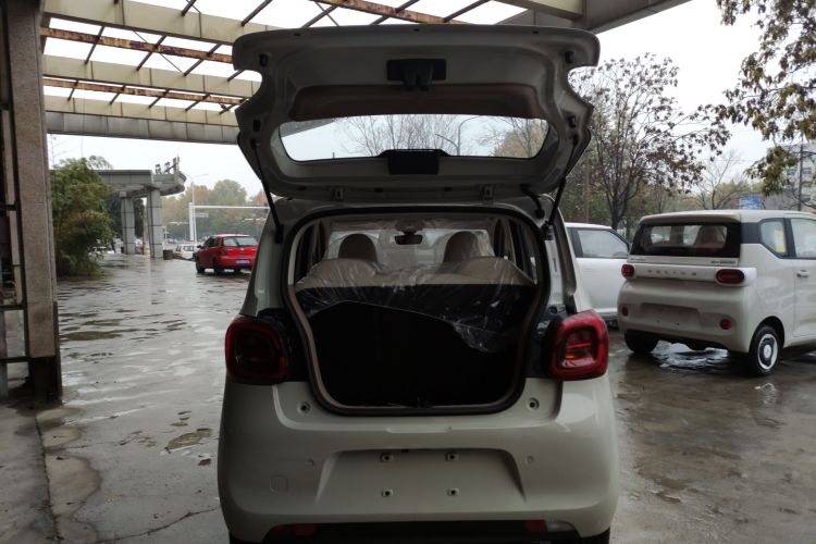 五菱汽车 宏光MINIEV 2025款 四门版 进阶款机舱底盘23