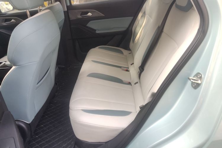 吉利几何E萤火虫 2024款 401km 萤光中控内饰21