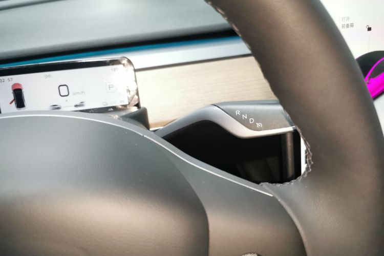 特斯拉 Model Y 2021款 长续航全轮驱动版中控内饰18