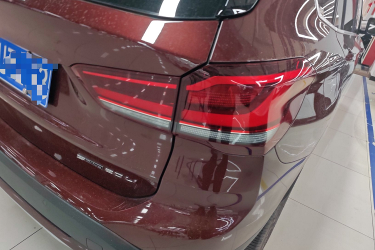 宝马X1 2020款 sDrive20Li 尊享型车身外观9