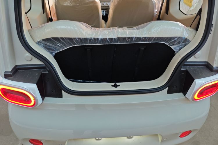 五菱汽车 宏光MINIEV 2024款 第三代 215km 青春版机舱底盘23