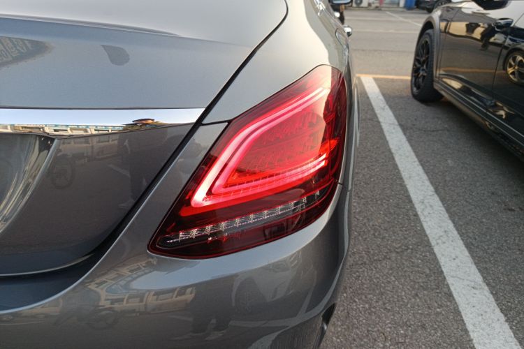 奔驰C级 2020款 C 260 L 运动版车身外观9